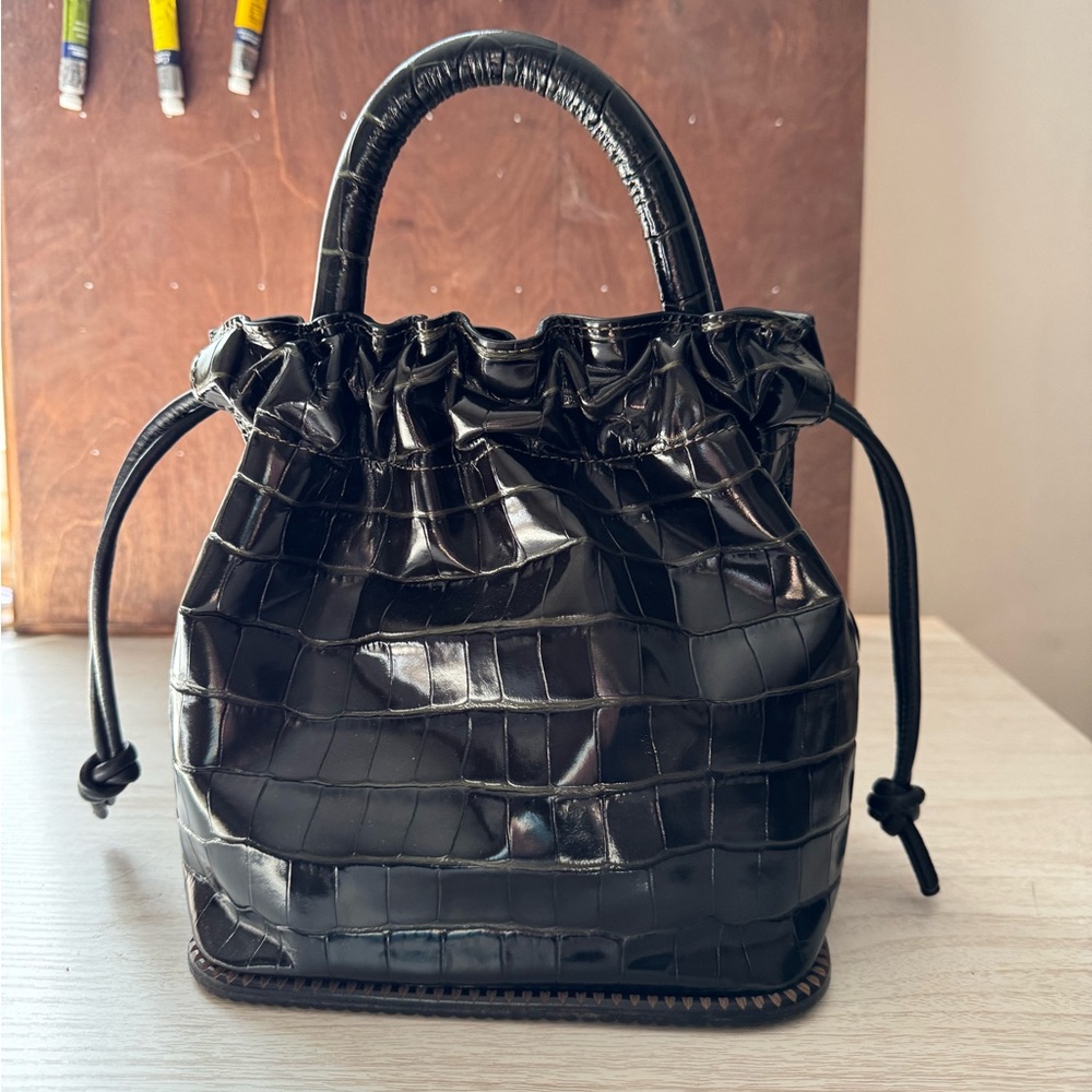 Freda Salvador- Ruby Bucket Bag